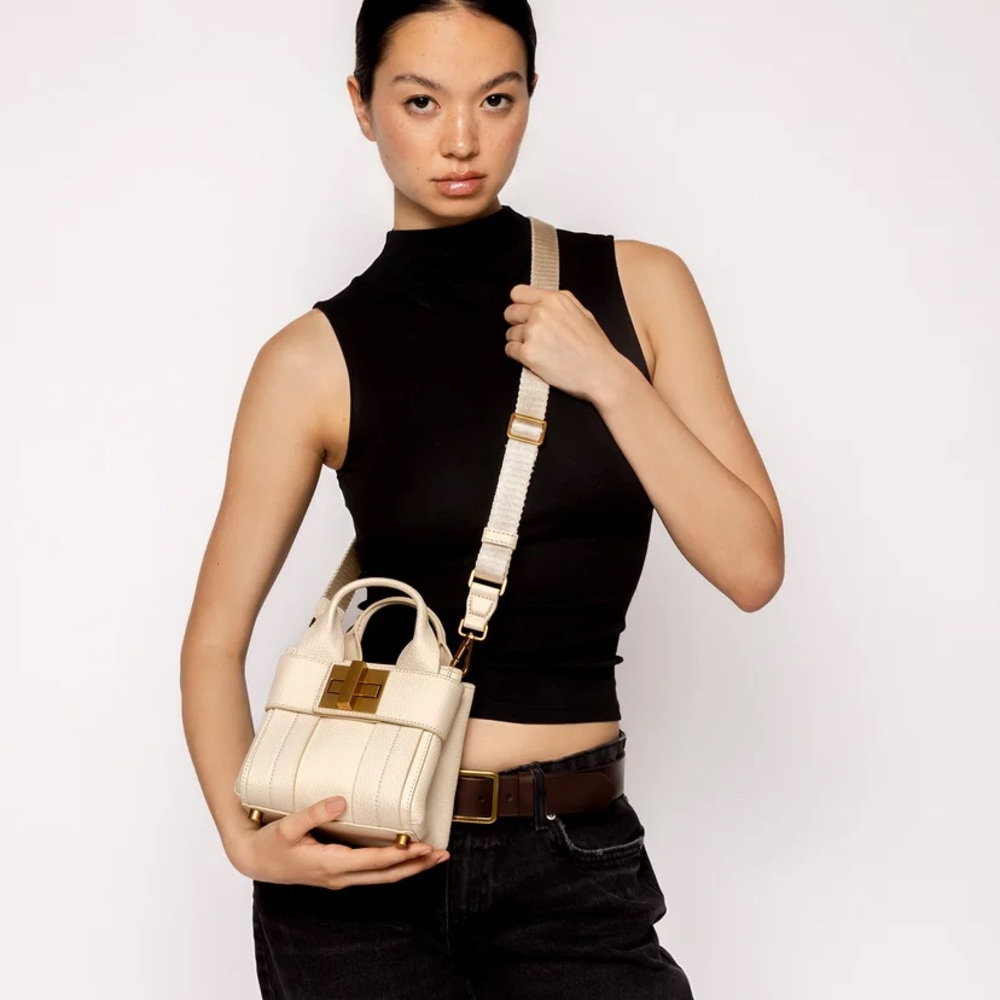NWT Caraa Madrid Bag in Swan - Picture 3 of 11